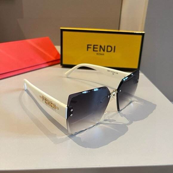 FENDI FF Logo Oversize Sunglasses - Picture 1 of 9